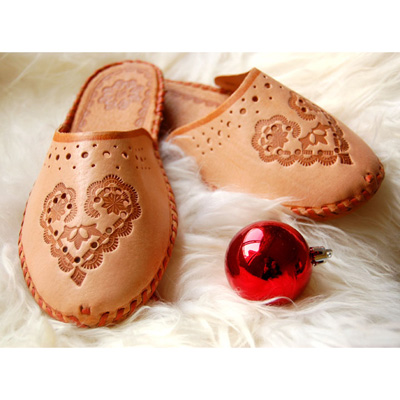 brogseurope :: Boots, Slippers, Moccasins, Sandals, Accessories